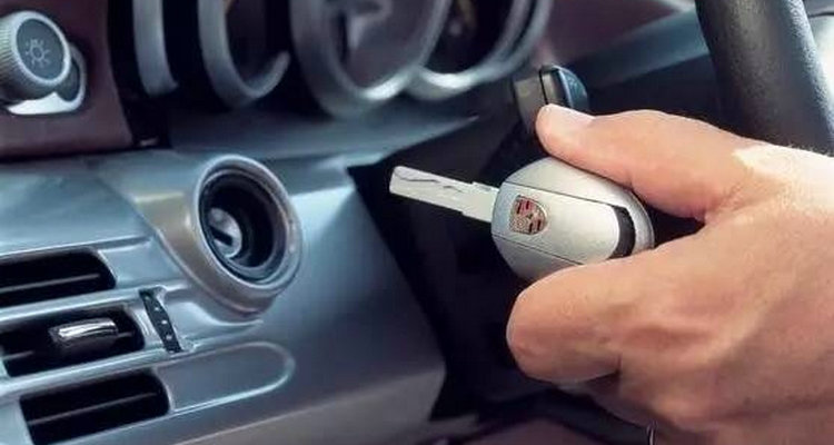 機(jī)械鑰匙怎么啟動汽車