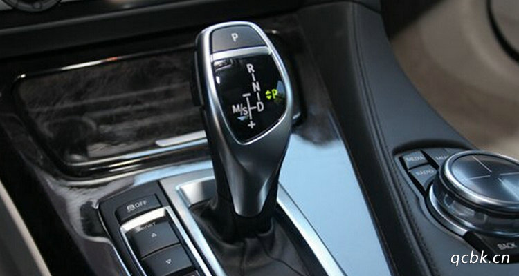 掛P檔不小心踩到油門會爆缸么