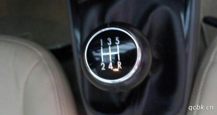 手動(dòng)擋車子退不了檔位怎么辦