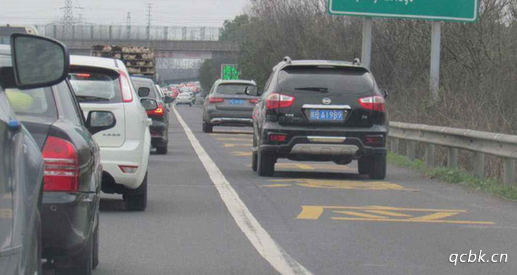 高速公路占用應(yīng)急車道扣幾分