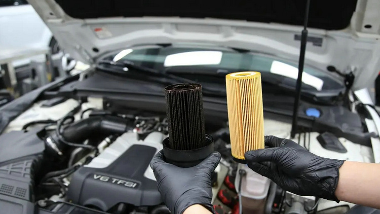 發(fā)動機機油多久換一次最合適