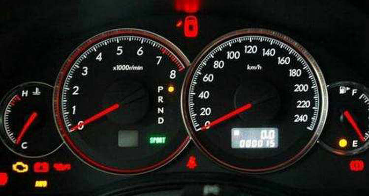 汽車發(fā)動(dòng)機(jī)排放故障燈亮是什么原因