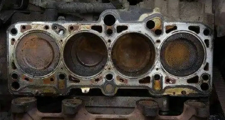 發(fā)動(dòng)機(jī)需要清理積碳嗎