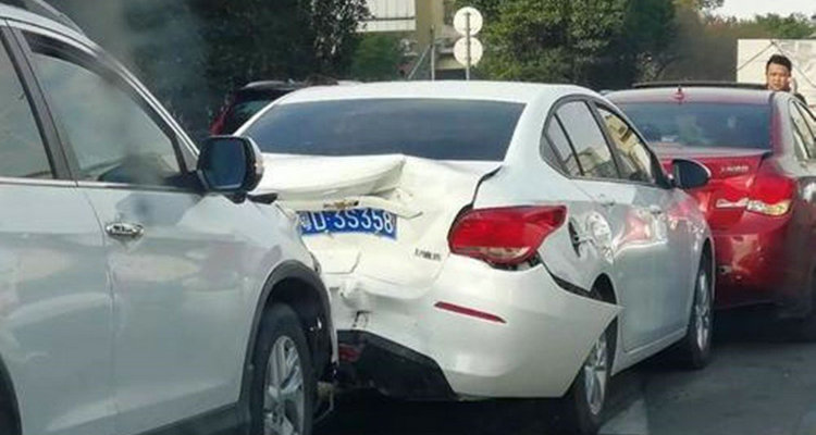 高速追尾后車全責(zé)怎么賠償