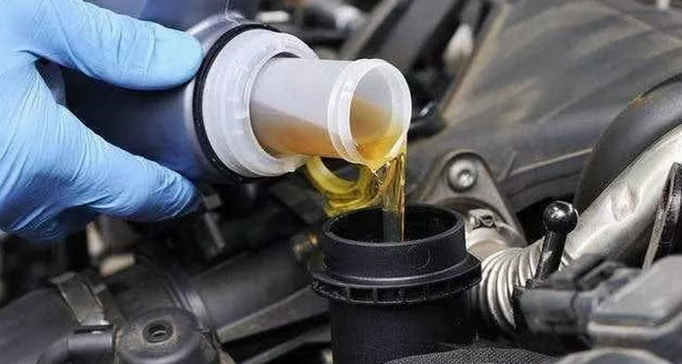 汽車長(zhǎng)時(shí)間不換機(jī)油有什么影響