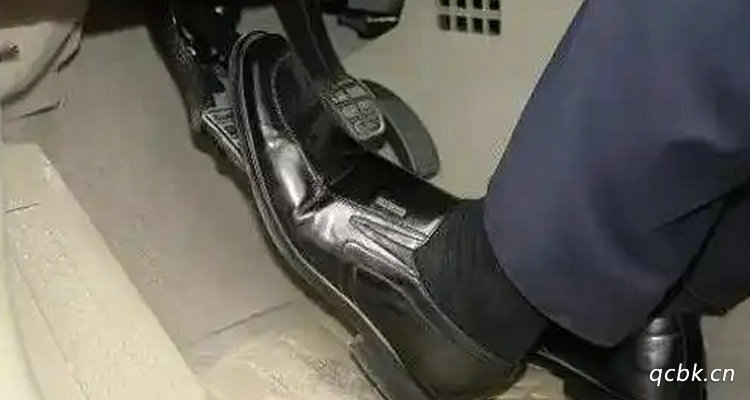 自動(dòng)擋剎車失靈如何自救