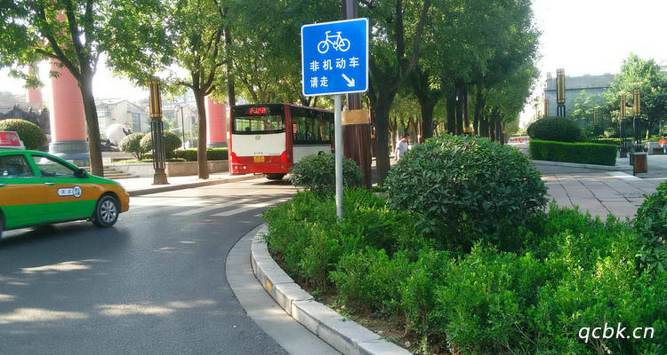 非機(jī)動(dòng)車在什么情況下可以借用機(jī)動(dòng)車道