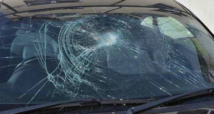 擋風玻璃裂了可以開高速嗎