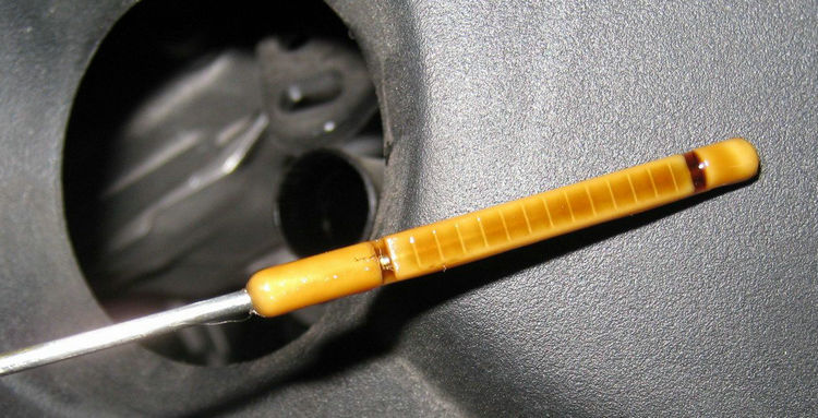 汽車機油為什么要定期更換