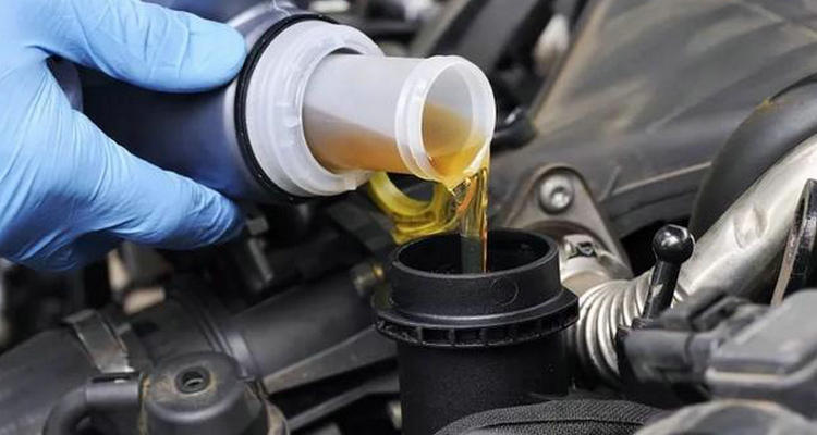 2萬公里換機油合適嗎