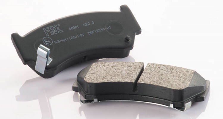 陶瓷剎車片和金屬剎車片哪個好