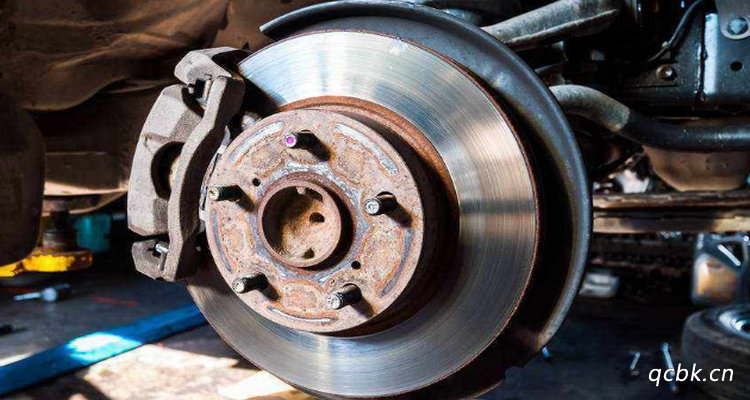 倒車(chē)時(shí)剎車(chē)吱吱響是什么原因