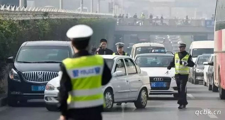 違章怎么快速查出來(lái) 怎么快速查詢(xún)車(chē)輛違章