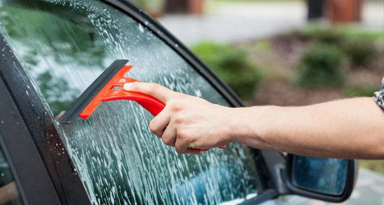 汽車玻璃怎么去除油膜