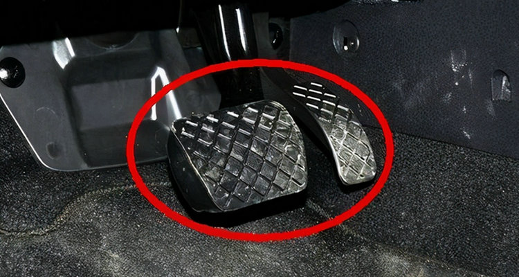 自動車換擋位要踩剎車嗎