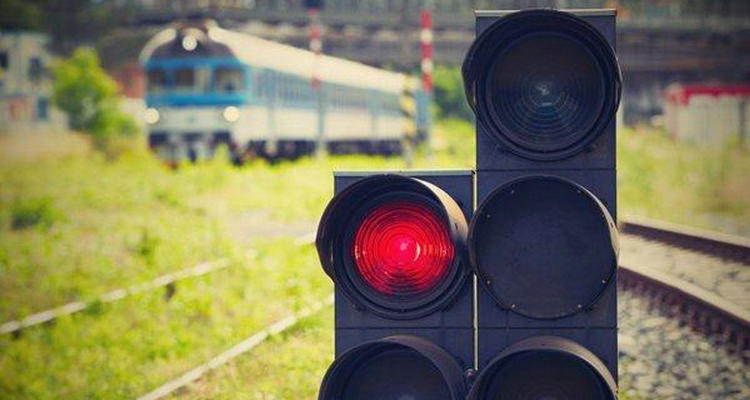 紅燈闖一半停下來了算闖紅燈嗎