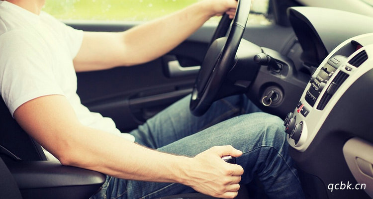 開車手動(dòng)擋起步前的正確順序