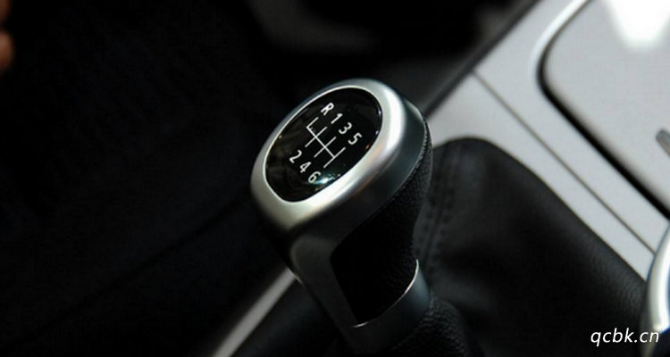 手動(dòng)擋汽車起步步驟是什么