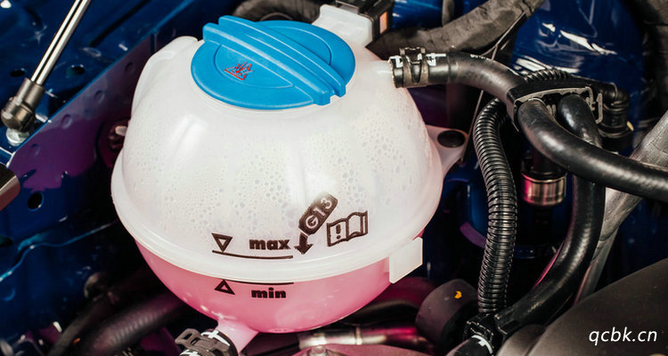 發(fā)動(dòng)機(jī)冷卻液如何更換 發(fā)動(dòng)機(jī)冷卻液更換教程