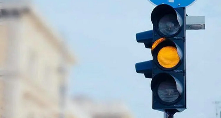 怎么知道自己有沒(méi)有闖紅燈