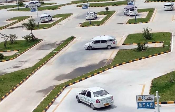 學(xué)駕照有沒有年齡限制，18歲以上才能報考