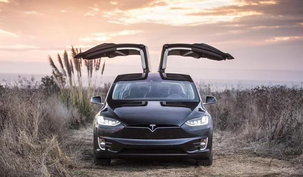 新款特斯拉ModelX，豪華霸氣顏值高