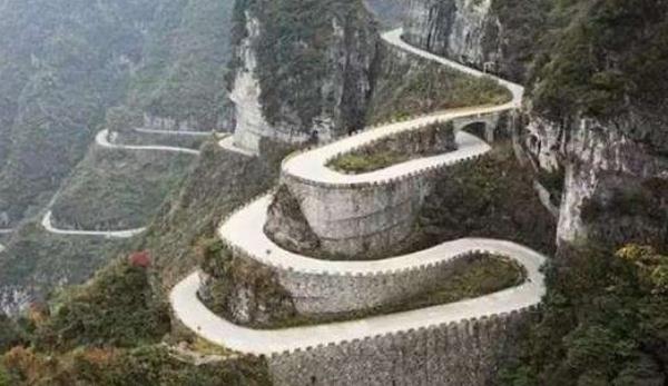 山區(qū)道路對(duì)安全行車的主要影響，路況不好要集中精力