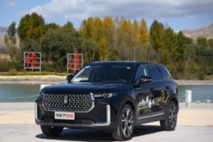 2022奔騰t99車(chē)主真實(shí)口碑，車(chē)身霸氣內(nèi)飾高端