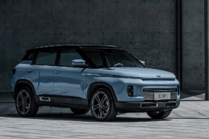 吉利icon怎么樣?三缸動力充足油耗節(jié)?。ǔ藘臻g夠用）