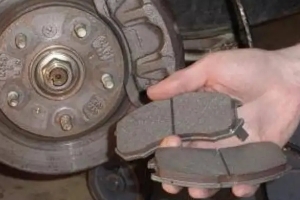 剎車片多久換一次，更換周期3到5萬公里