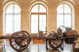 汽車的演變過程簡圖，歷經(jīng)三個時代