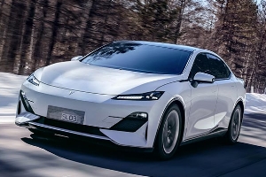 長安深藍(lán)sl03增程版純電續(xù)航，純電續(xù)航超過200km（綜合續(xù)航超過1200km）