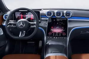 奔馳c級內(nèi)飾圖片，極具科技感和質(zhì)感