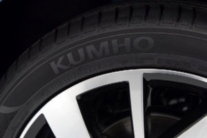 大眾速騰原裝輪胎是什么牌子，有兩種品牌（錦湖和韓泰）