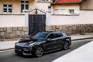 領(lǐng)克03+配置參數(shù)公布，標(biāo)配2.0T+8AT動(dòng)力（采用4門(mén)5座三廂車結(jié)構(gòu)）