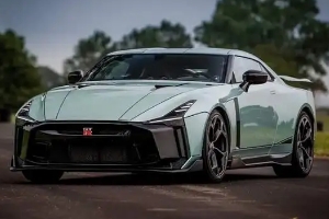 gtr多少錢一輛，參考價(jià)150.5-168萬（國內(nèi)市場已停售）