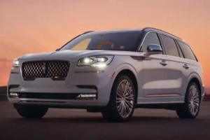 林肯飛行家的參數(shù)配置 搭載3.0T發(fā)動機(車身長達5米)