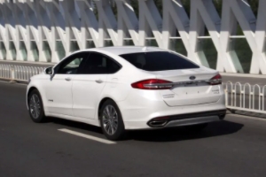 福特蒙迪歐怎么樣 外觀時(shí)尚/動(dòng)力充足/空間寬敞（2.0T渦輪增壓）