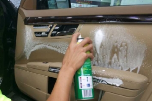 汽車內(nèi)飾多久清洗一次 汽車內(nèi)飾三個月清洗一次效果好