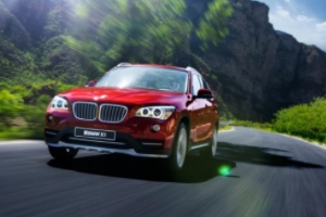 寶馬x1怎么樣 外觀大氣、動(dòng)力強(qiáng)勁、空間寬敞（2780毫米長軸距）