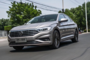 速騰和朗逸哪個好 速騰效果好（年輕、運動、時尚的一款轎車）