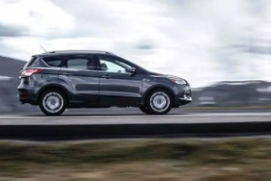 轎車和suv哪個(gè)好 各有好處（轎車舒適度高/suv空間大、通過性好）