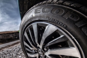 普利司通輪胎怎么樣 平整度低、排水性好、附著力很好（價格適中）