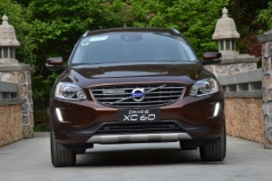 沃爾沃xc60怎么樣 加速動(dòng)力強(qiáng)、車身油耗低、車內(nèi)空間效果好