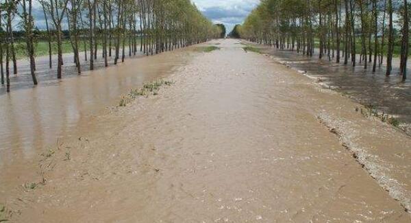 過(guò)水路面標(biāo)志