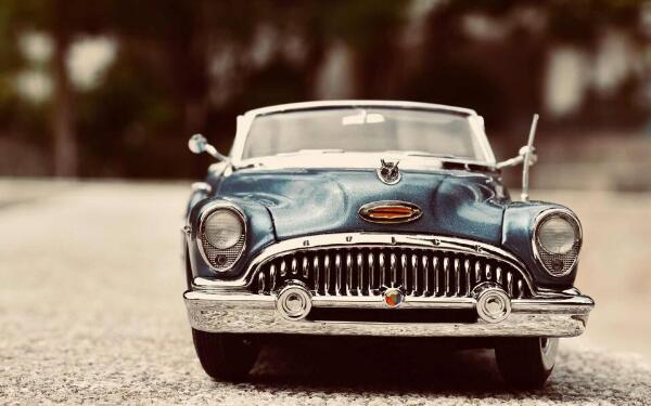 奧茲莫比爾的車(chē)標(biāo)歷史 美國(guó)第一個(gè)大量生產(chǎn)銷(xiāo)售汽車(chē)的企業(yè)