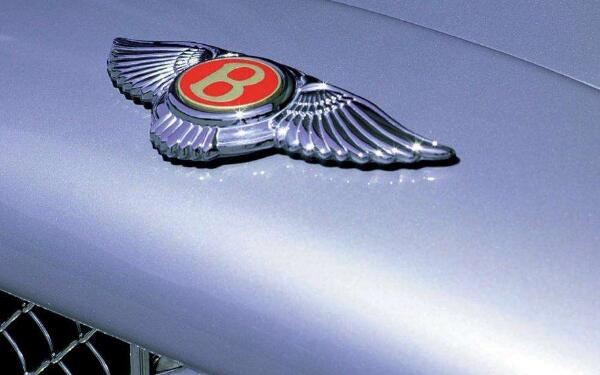 名副其實(shí)的超一線豪車 賓利的車標(biāo)歷史