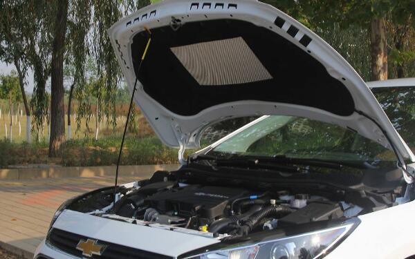 發(fā)動機蓋的工作原理 發(fā)動機蓋安裝及拆卸注意事項