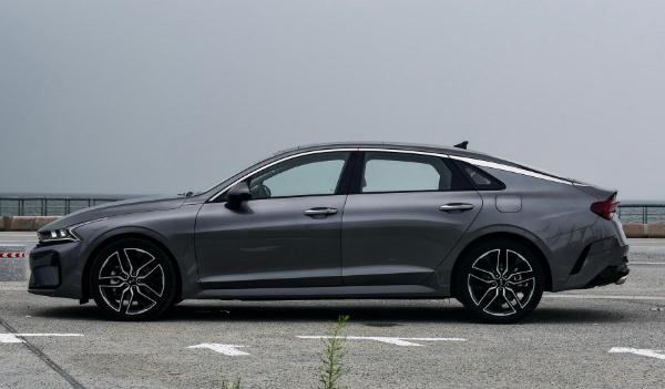 起亞K5凱酷新增車(chē)型上市，配置DAW駕駛員疲勞提醒