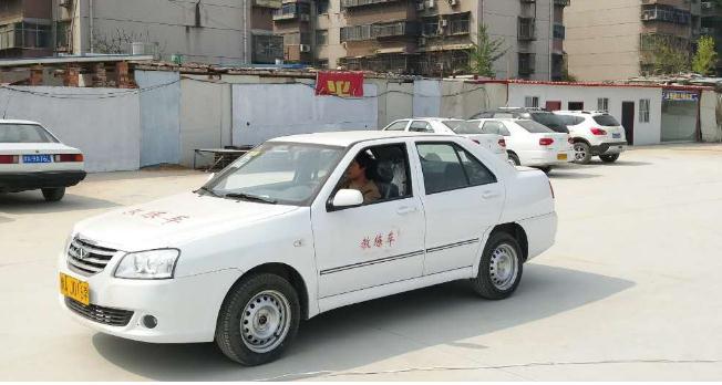 學(xué)駕照需要多長(zhǎng)時(shí)間學(xué)完，一般需要3個(gè)月左右